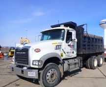 2015 Mack GU433 Tandem