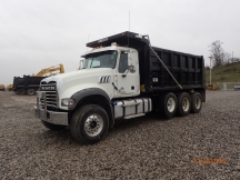 2017 Mack GU713 Tri Axle