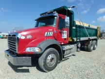 2016 Mack GU813 Tandem Axle