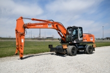 2013 Hitachi ZX220W-3