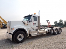 2020 Kenworth W990 Tri Axle Semi